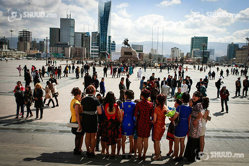 Төгсөх ангийн хүүхдүүдийг тээвэрлэж явсан автобусны жолооч согтуу байжээ